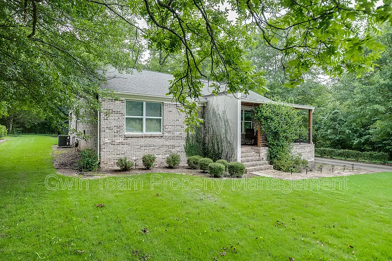4 bed, 3.0 bath, 1568 sqft, $3,600 — Photo 2