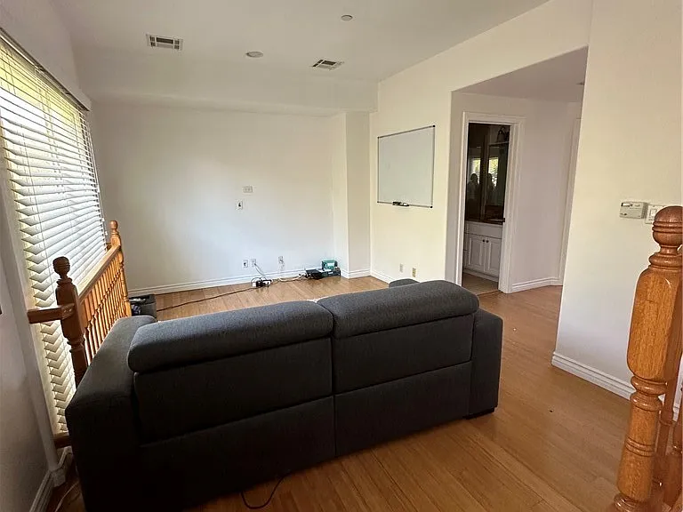 270 E Glenarm St — Photo 18