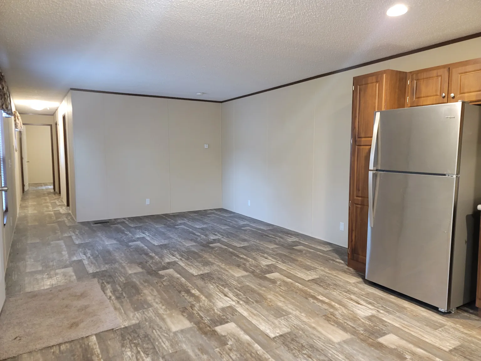 2 bed, 840 sqft, $900 — Photo 2
