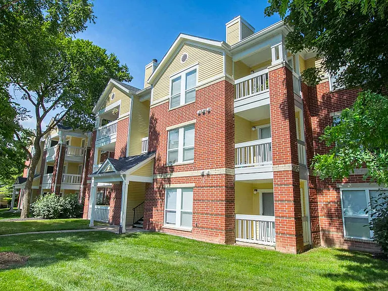 The Residence at White River Apartments — Photo 20