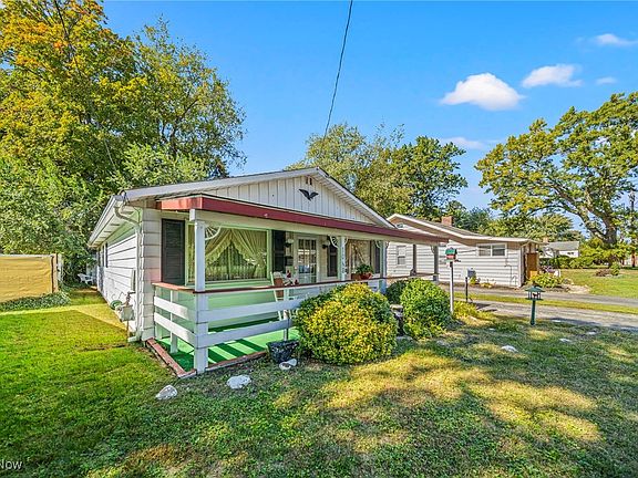 3rd image of 1068 Elmwood Dr