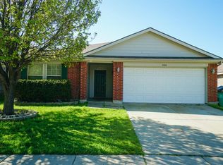 9004 Sagebrush Trl, Aubrey, TX 76227