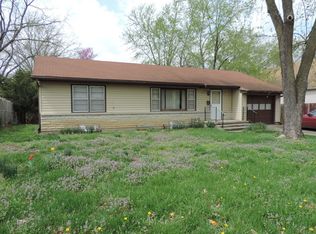628 Hillcrest Dr, Knob Noster, MO 65336