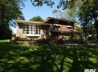 5 Highpoint Dr, Huntington, NY 11743