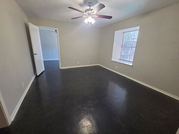 3rd image of 1717 N Locust St #Dor-01