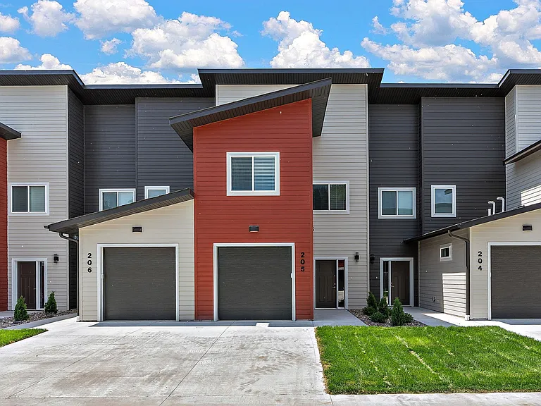 Manor Heights Townhome — Photo 8