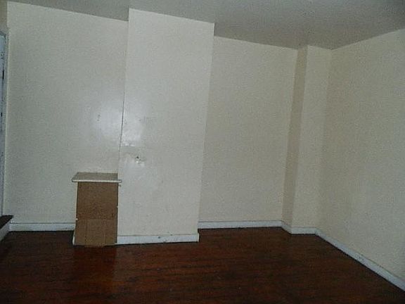 4th image of 550 Steele Ave