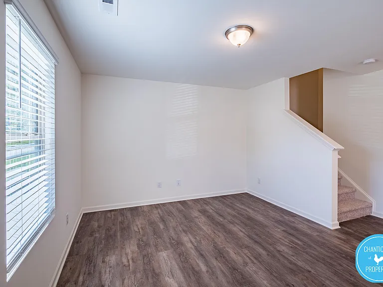8 Rochambeau Ct #1 — Photo 5