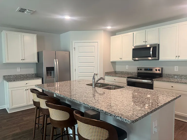 339 Elizabeth Dr — Photo 10