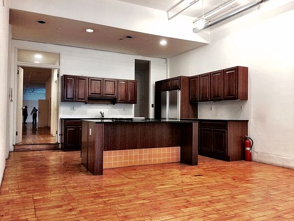 2nd image of 519 Broadway Fl 5