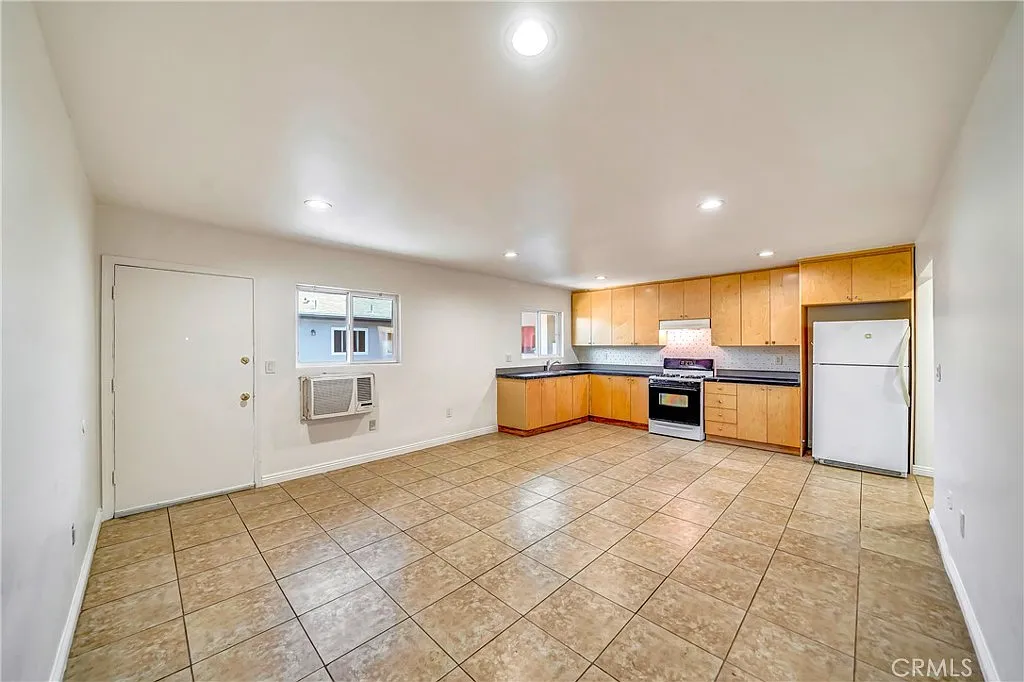 1 bed, 635 sqft, $1,800 — Photo 2