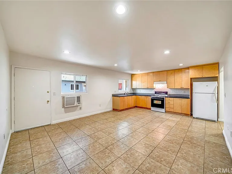 6735 Elmer Ave #12 — Photo 2