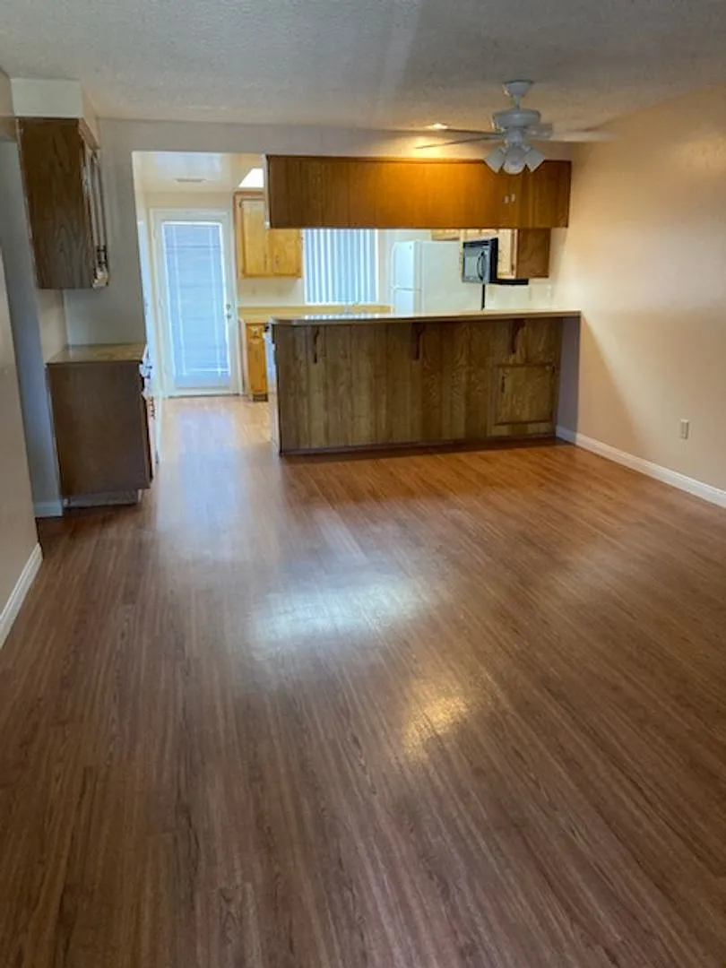170.200 - Deseret Apts — Photo 4
