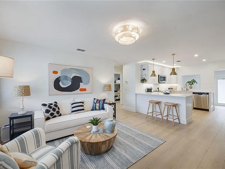 4525 Fluvia Ave — Photo 8