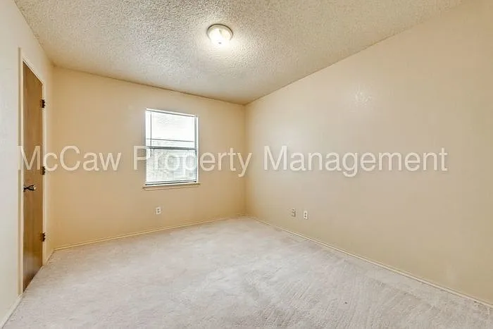 2913 Green Ridge St — Photo 5