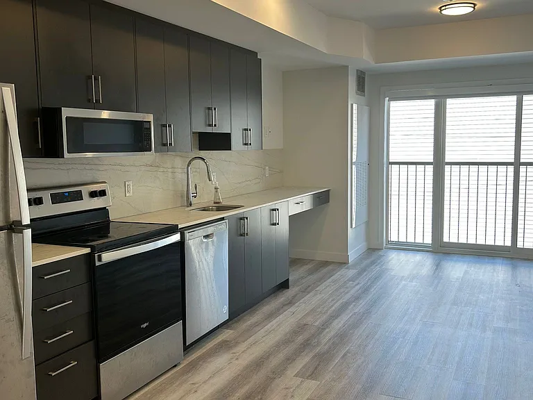 177 Armstrong St #304 — Photo 37