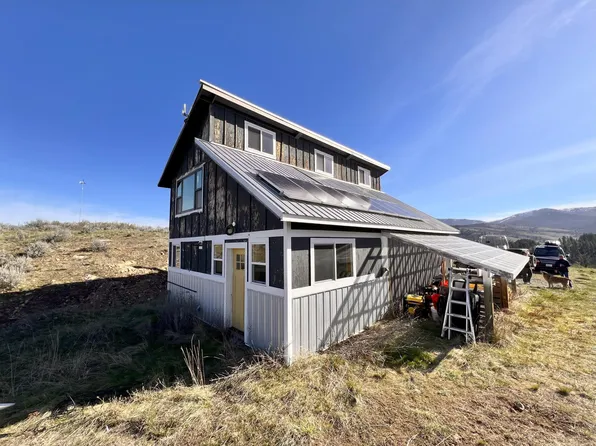 9 Hammer Mountain Rd, Republic, WA 99166