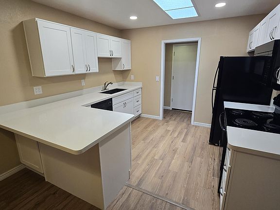 2nd image of 5128 W Surrey Ave