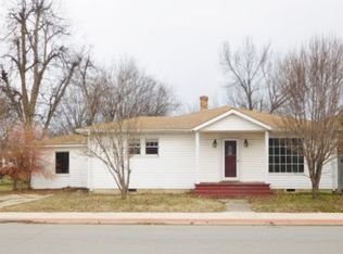 103 N Main St, Gideon, MO 63848