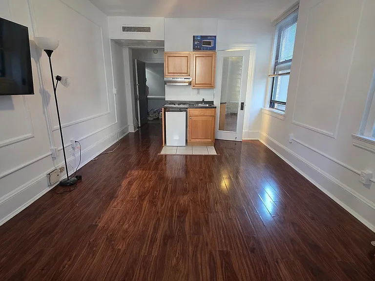 1324 Locust St #412 — Photo 2
