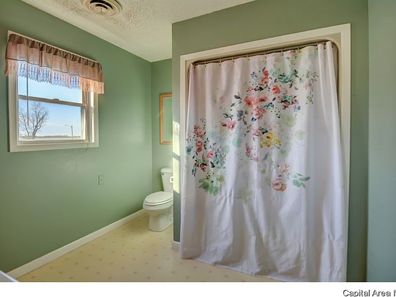 2nd image of 105 Cherry St