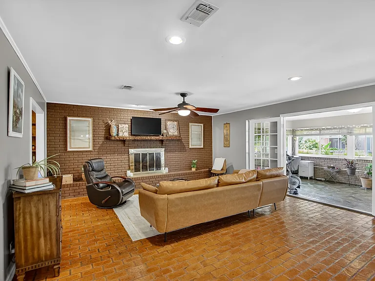 6627 Golf Club Dr — Photo 1