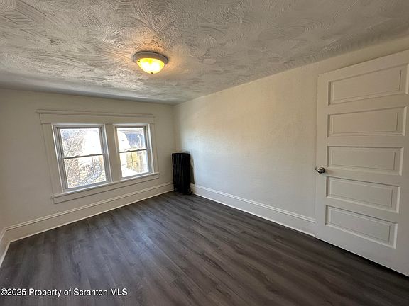 4th image of 16 Sterling Ave