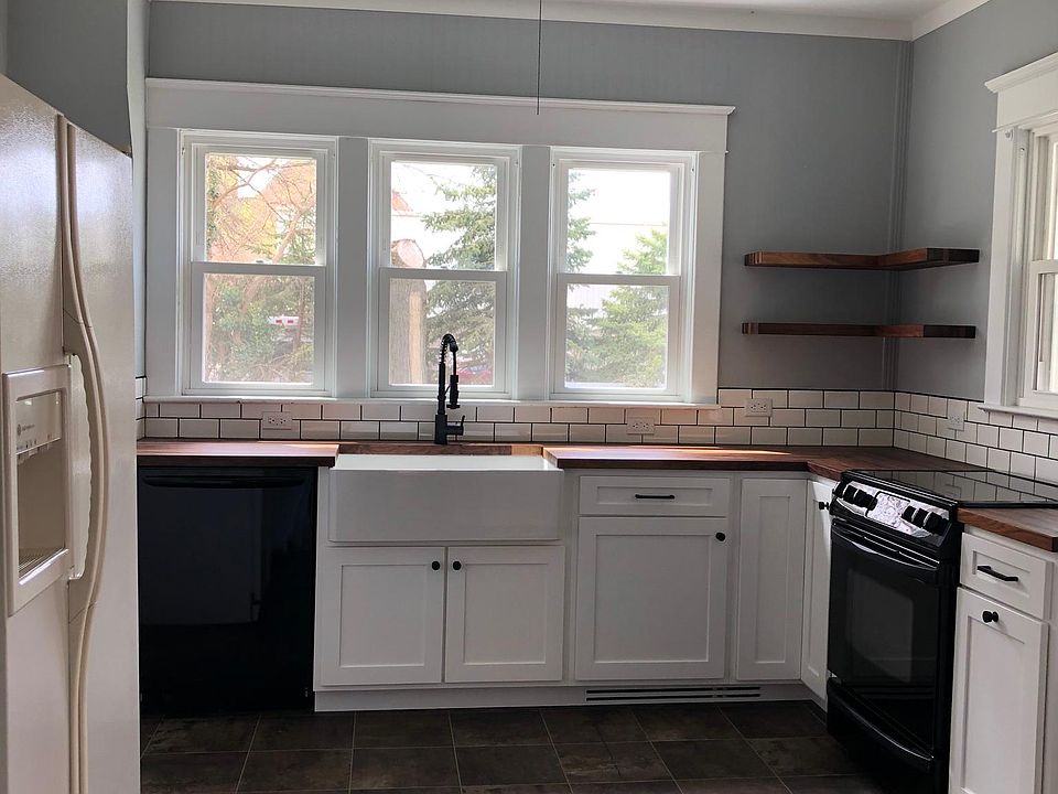 1st image of 14 S Centennial St