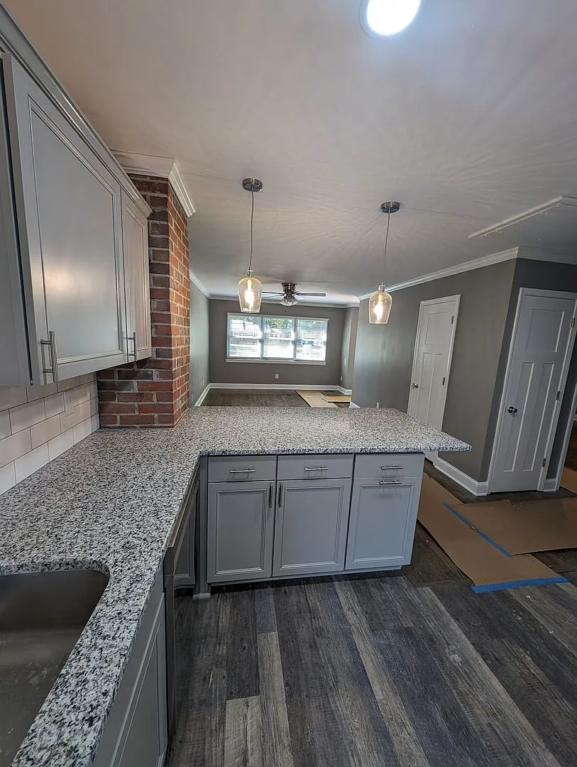 Renovated two bedroom garden duplex in Belmont — Photo 3