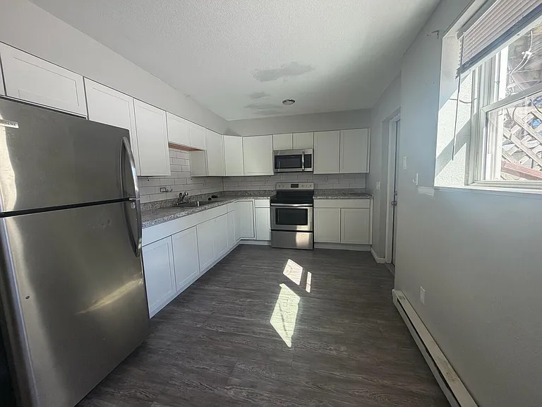 1407 Bridge Ave #2 — Photo 5