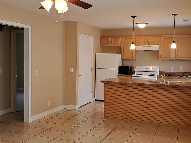 710 S Orange St — Photo 6
