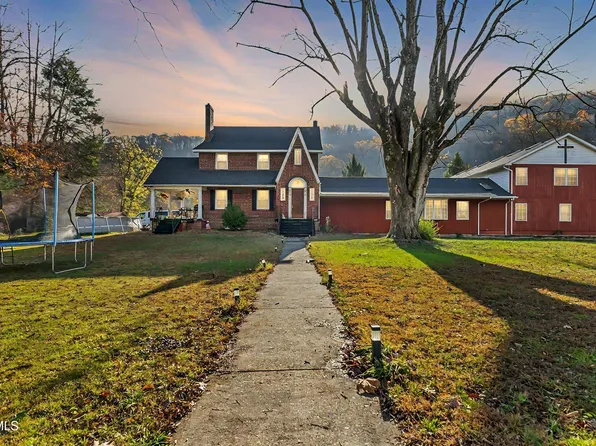 106 Sycamore Ave W, Big Stone Gap, VA 24219