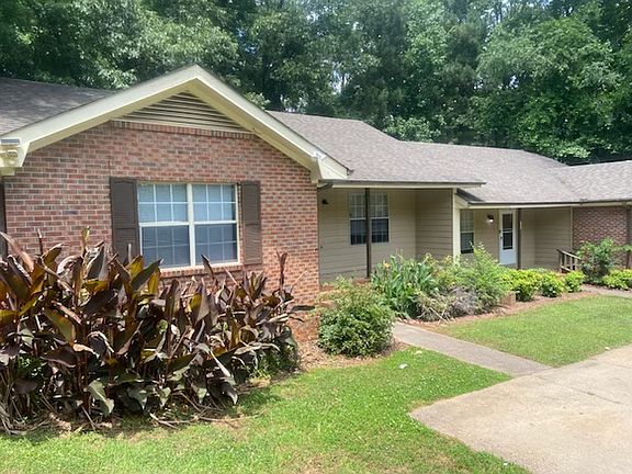 3rd image of 523 Oakwood Manor Dr #523
