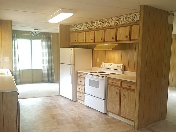 3rd image of 320 Marine Dr