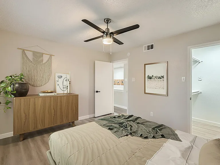 Rise Oak Creek — Photo 13