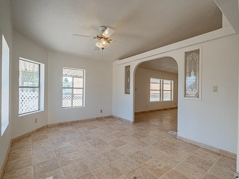 12546 S Cortez Ave — Photo 7