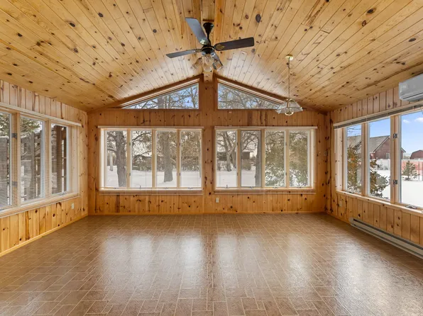 210 Iowa Ave, Valier, MT 59486