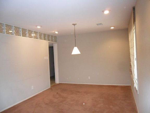 5th image of 7700 Vista Del Arroyo Ave NE