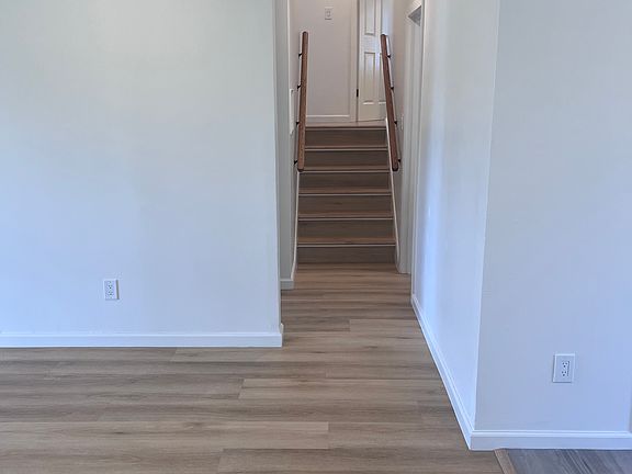 5th image of 61 Duval Dr