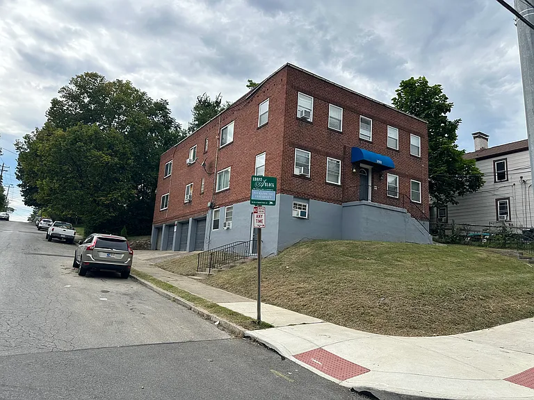 2921 Marshall Ave #2 — Photo 2