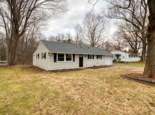 33 Shady Brook Ln, Springfield, MA 01118