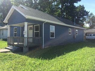 915 W Jackson St, Auburn, IL 62615