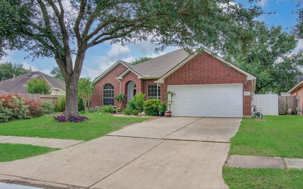Building Photo - 18223 Heathridge Ln