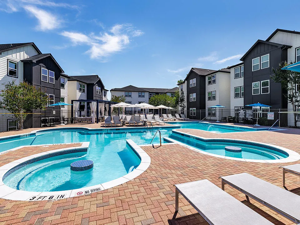 Oltera in SoEast apartments community photo
