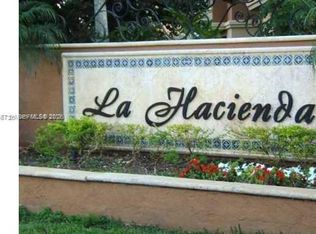 La Hacienda Condo, Hialeah, FL 33015