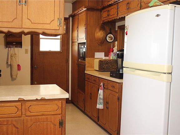 3rd image of 2401 Osborne Dr