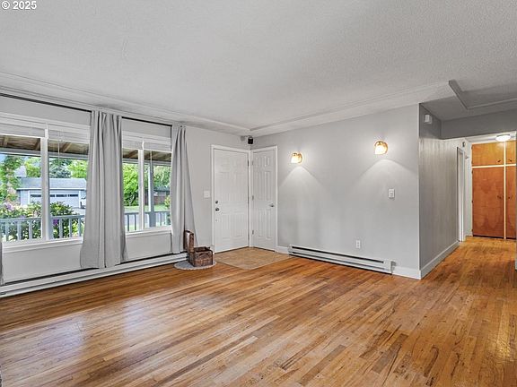 5th image of 609 SE 100th Ave