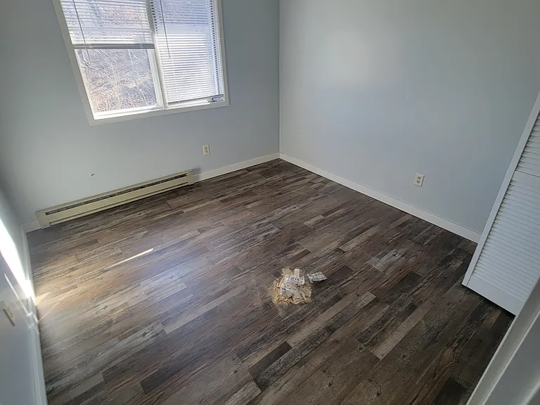 1097 Oakview Dr #6 — Photo 6
