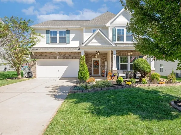 4439 Wedge Dr, Pfafftown, NC 27040