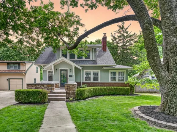 7419 Jarboe St, Kansas City, MO 64114